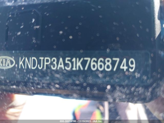 Photo 8 VIN: KNDJP3A51K7668749 - KIA SOUL 