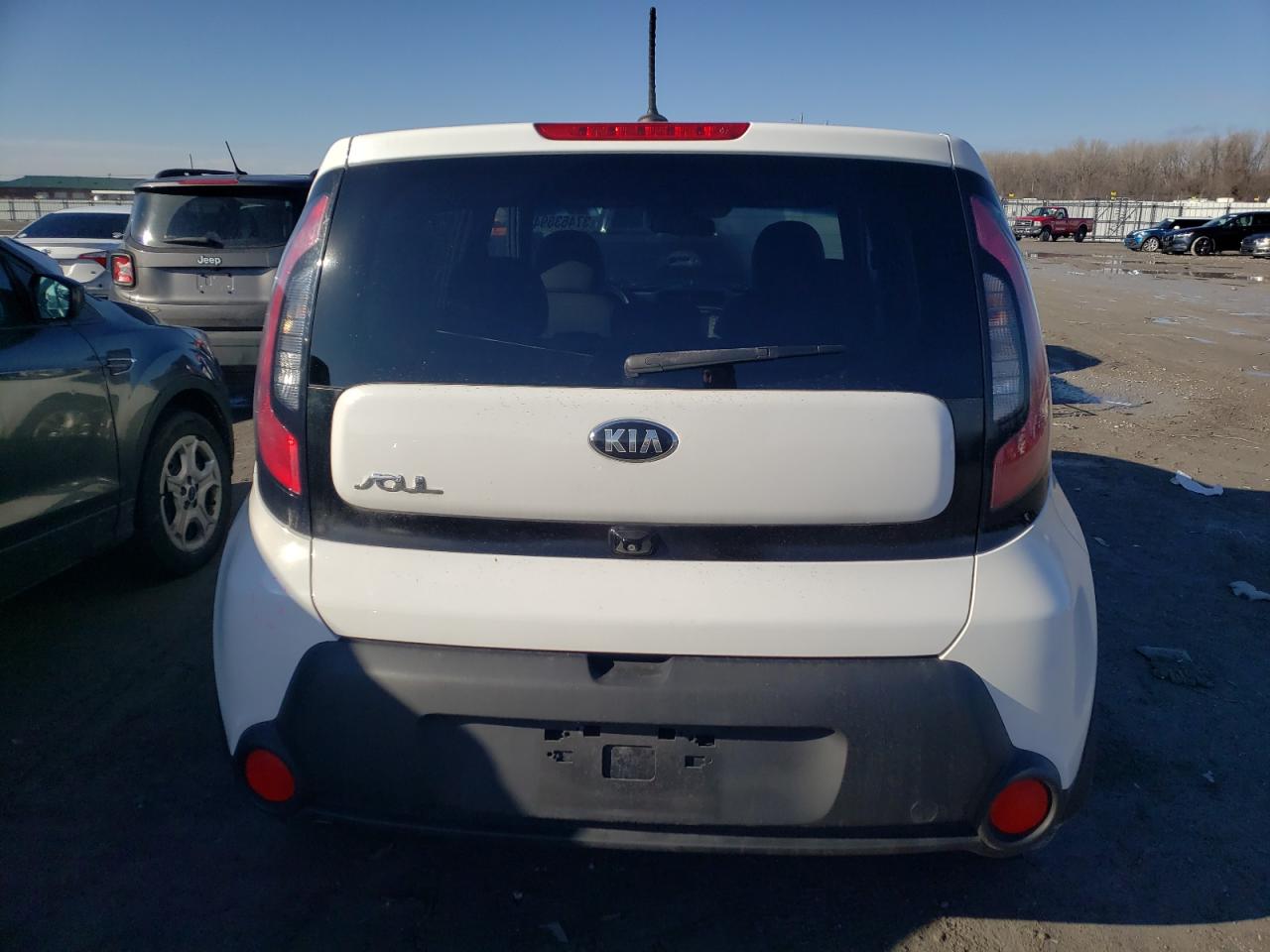 Photo 5 VIN: KNDJP3A52F7123584 - KIA SOUL 