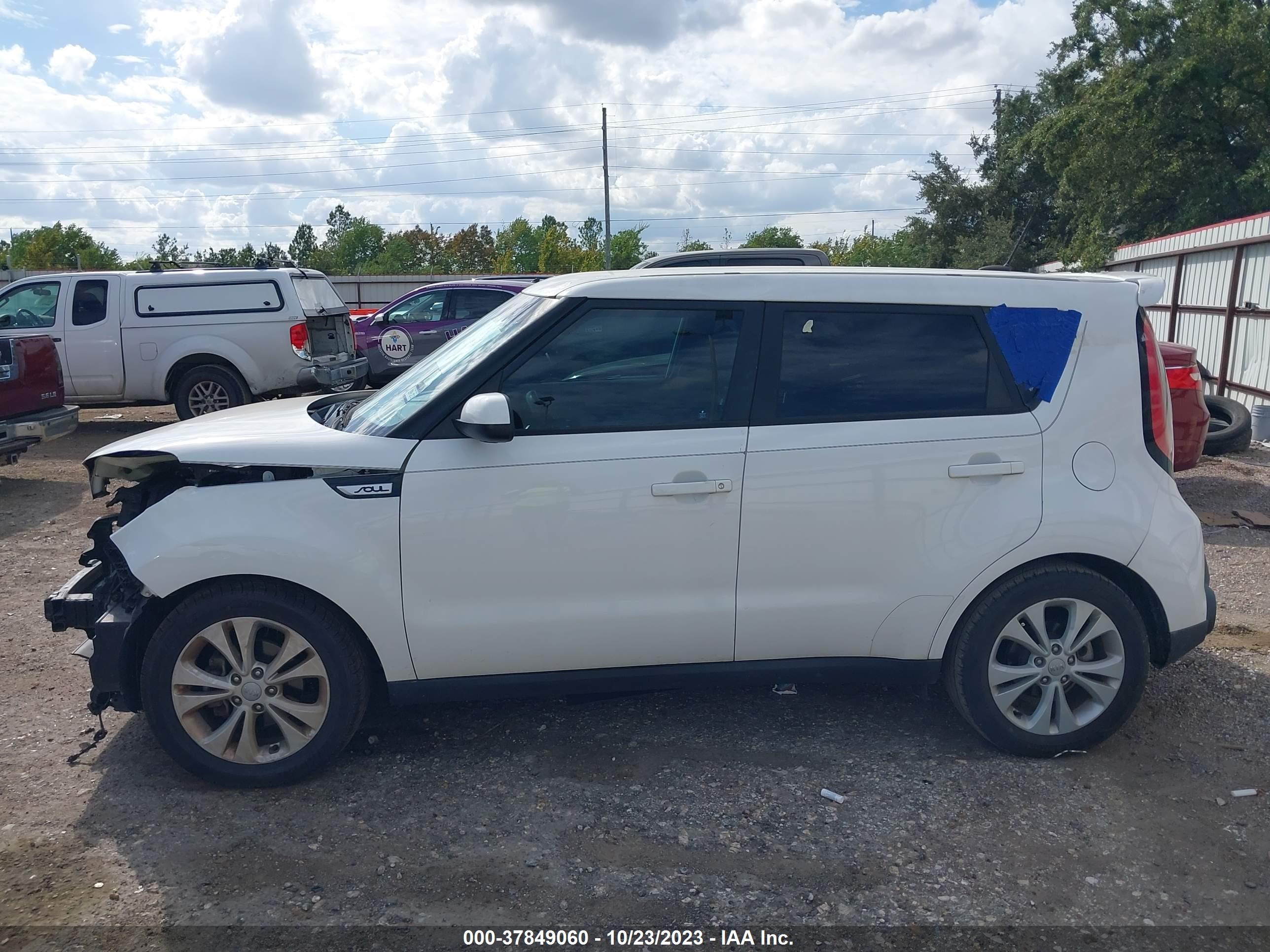 Photo 13 VIN: KNDJP3A52F7196177 - KIA SOUL 