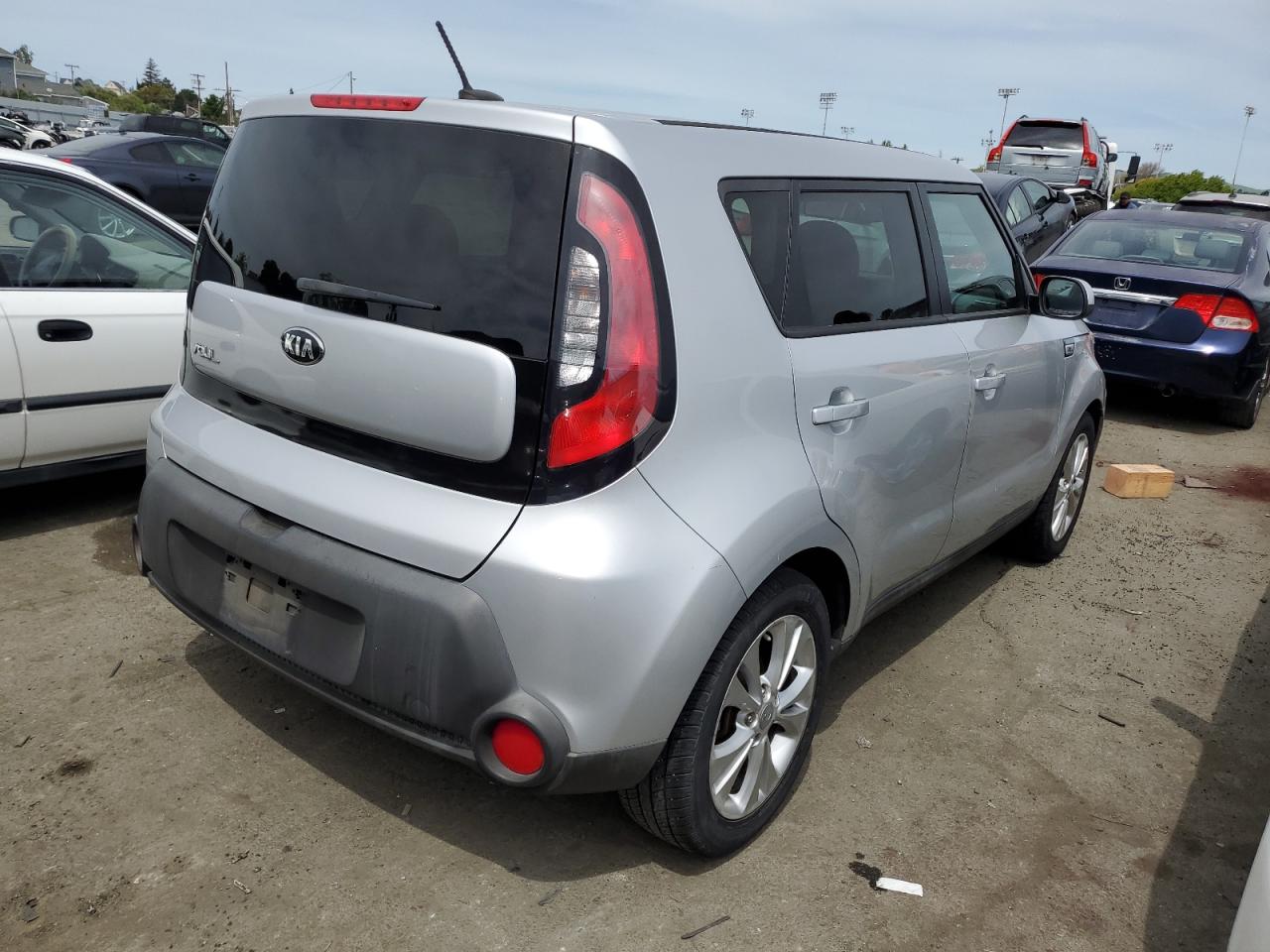 Photo 2 VIN: KNDJP3A52F7788064 - KIA SOUL 