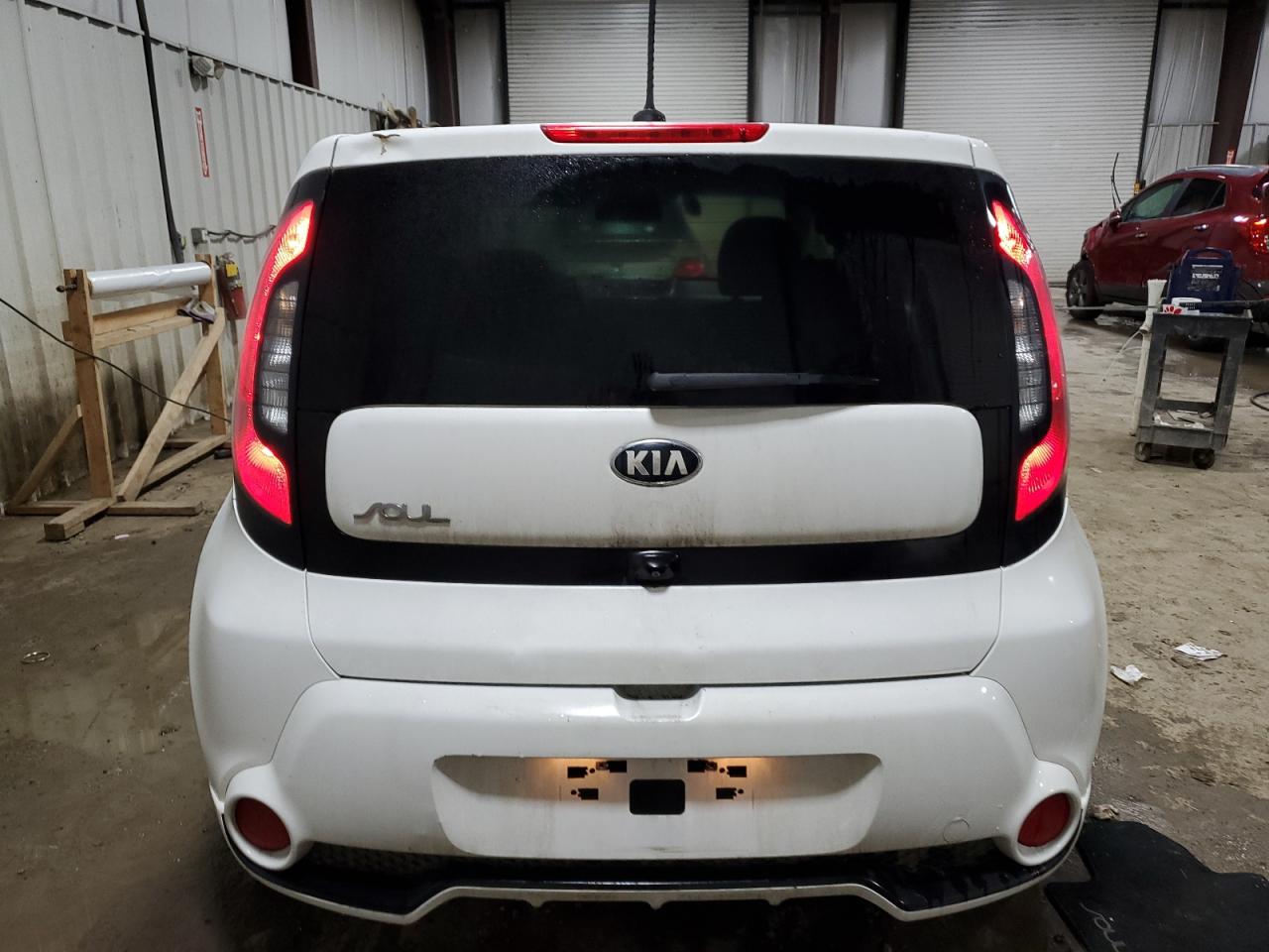 Photo 5 VIN: KNDJP3A52G7352753 - KIA SOUL 