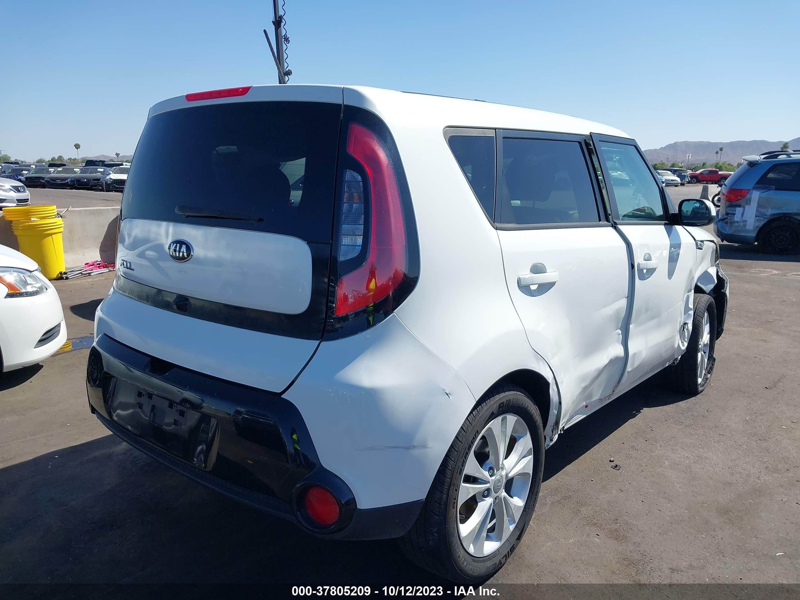 Photo 3 VIN: KNDJP3A52G7821503 - KIA SOUL 