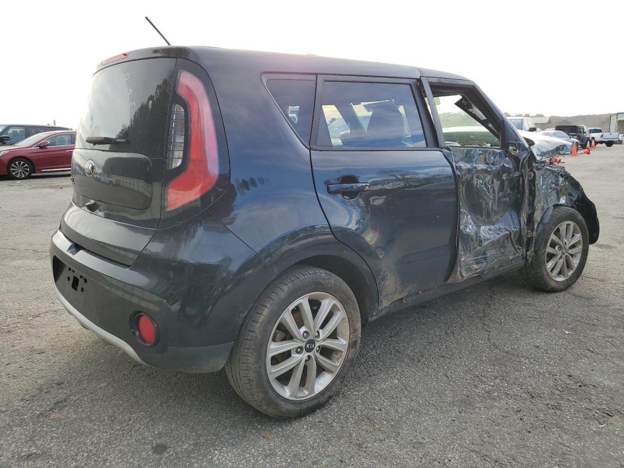 Photo 2 VIN: KNDJP3A52H7881346 - KIA SOUL 