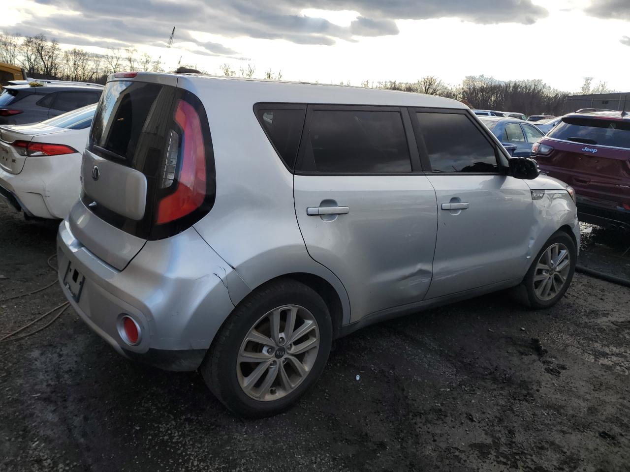 Photo 2 VIN: KNDJP3A52J7505347 - KIA SOUL 