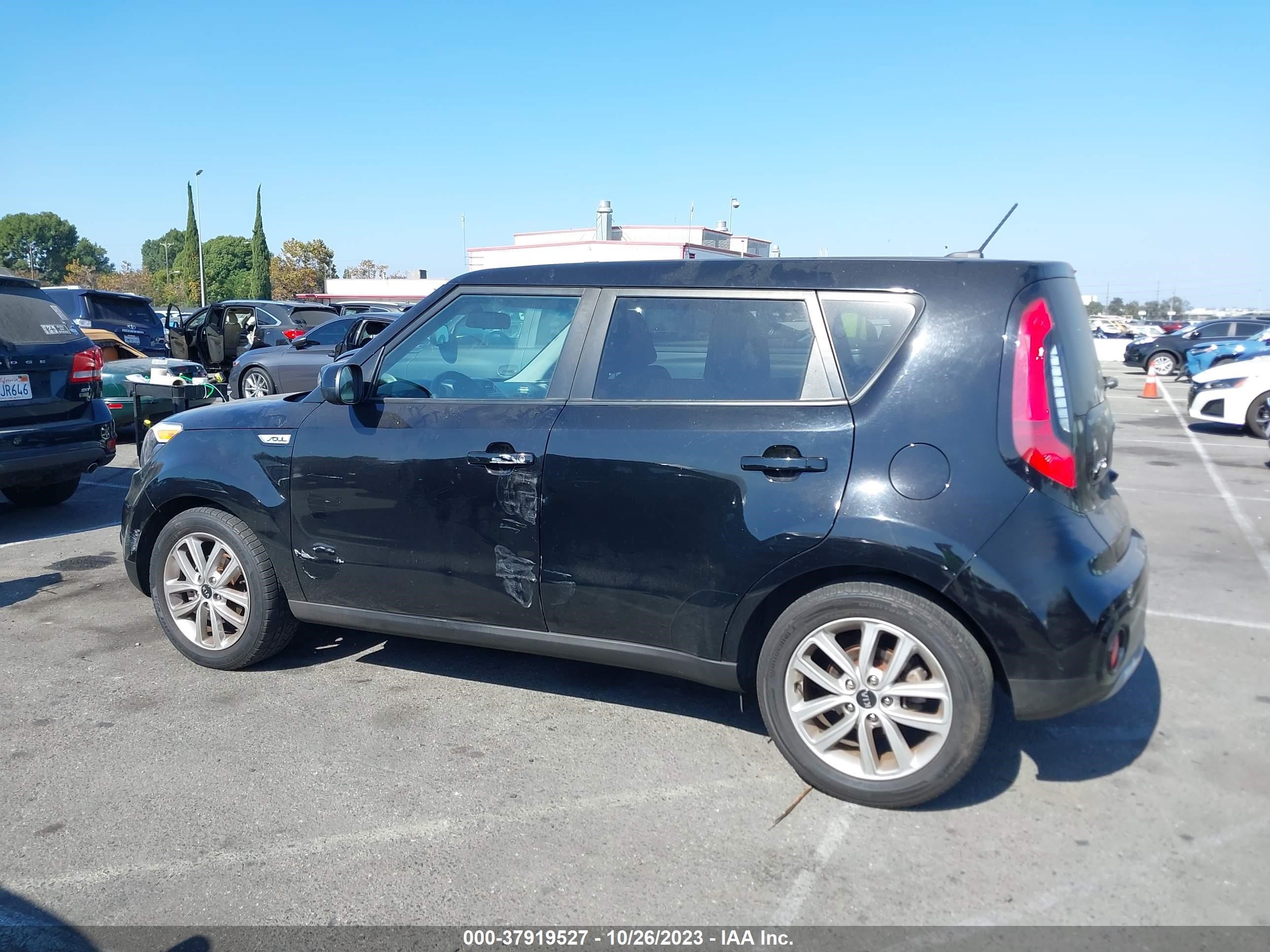 Photo 12 VIN: KNDJP3A52J7530457 - KIA SOUL 