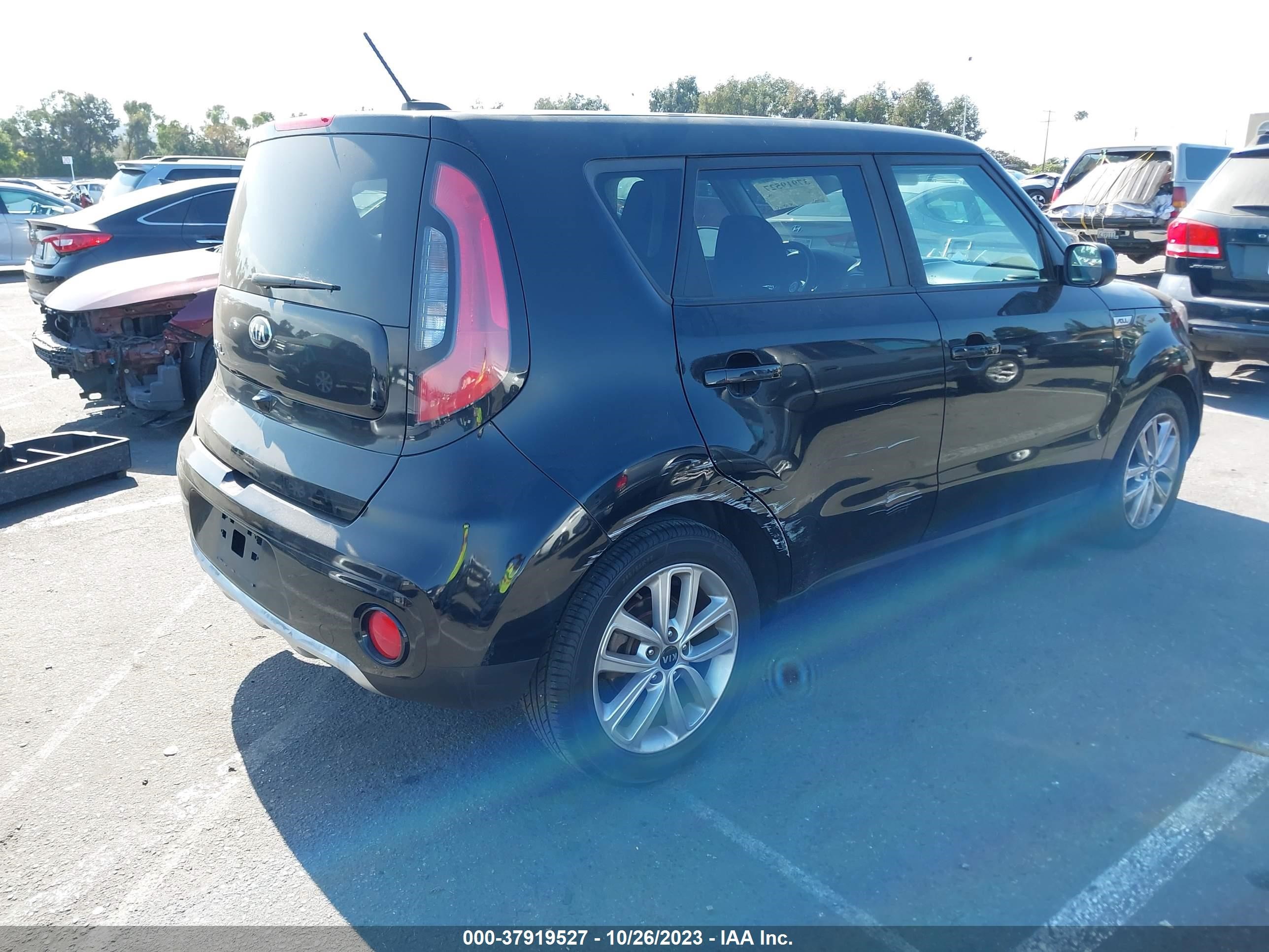 Photo 3 VIN: KNDJP3A52J7530457 - KIA SOUL 