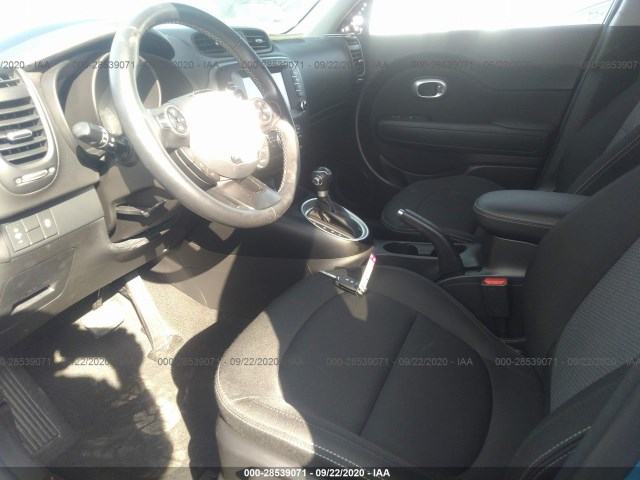 Photo 4 VIN: KNDJP3A52J7597902 - KIA SOUL 