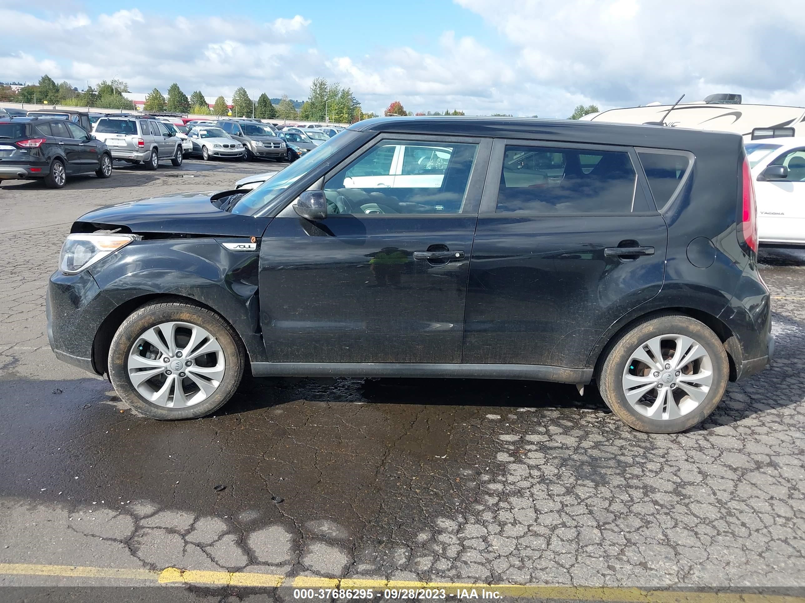 Photo 12 VIN: KNDJP3A53F7187990 - KIA SOUL 