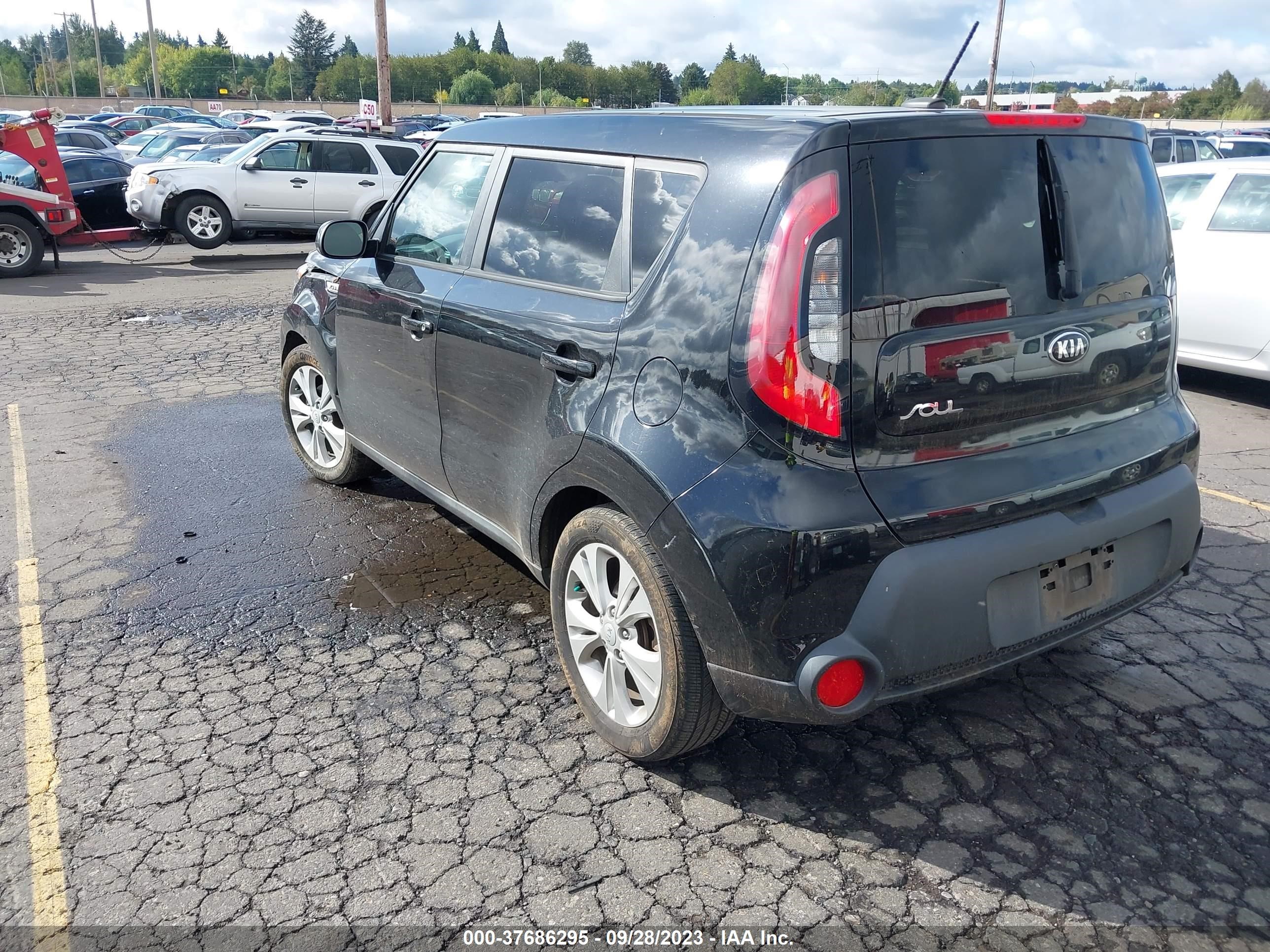 Photo 2 VIN: KNDJP3A53F7187990 - KIA SOUL 