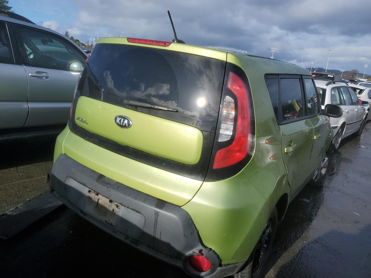 Photo 2 VIN: KNDJP3A53F7771757 - KIA SOUL 