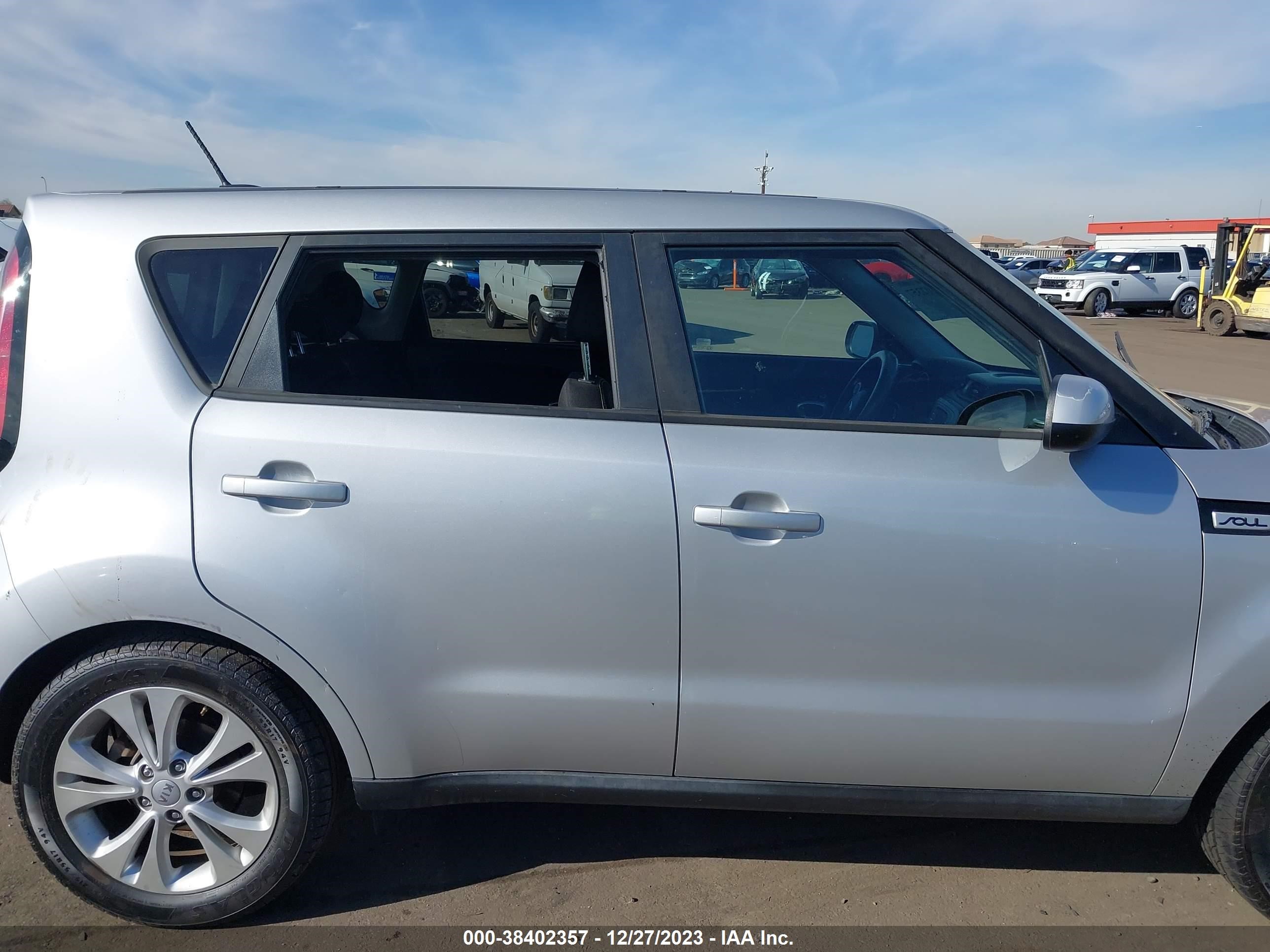 Photo 11 VIN: KNDJP3A53G7869589 - KIA SOUL 