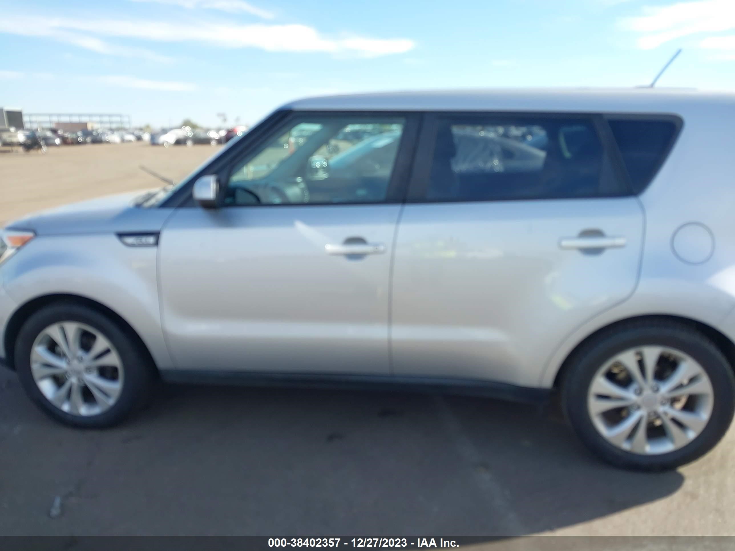 Photo 12 VIN: KNDJP3A53G7869589 - KIA SOUL 