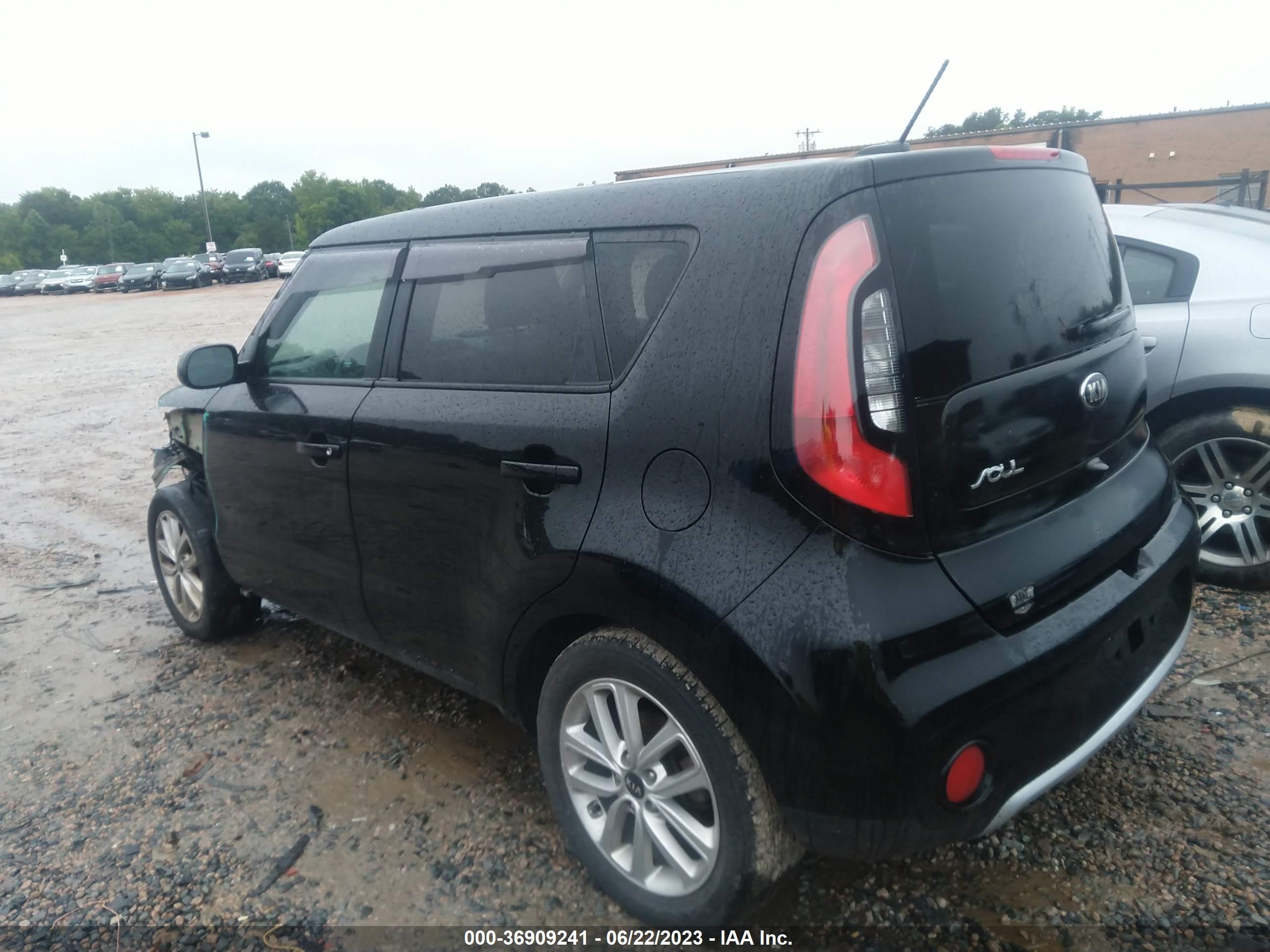 Photo 2 VIN: KNDJP3A53H7422987 - KIA SOUL 