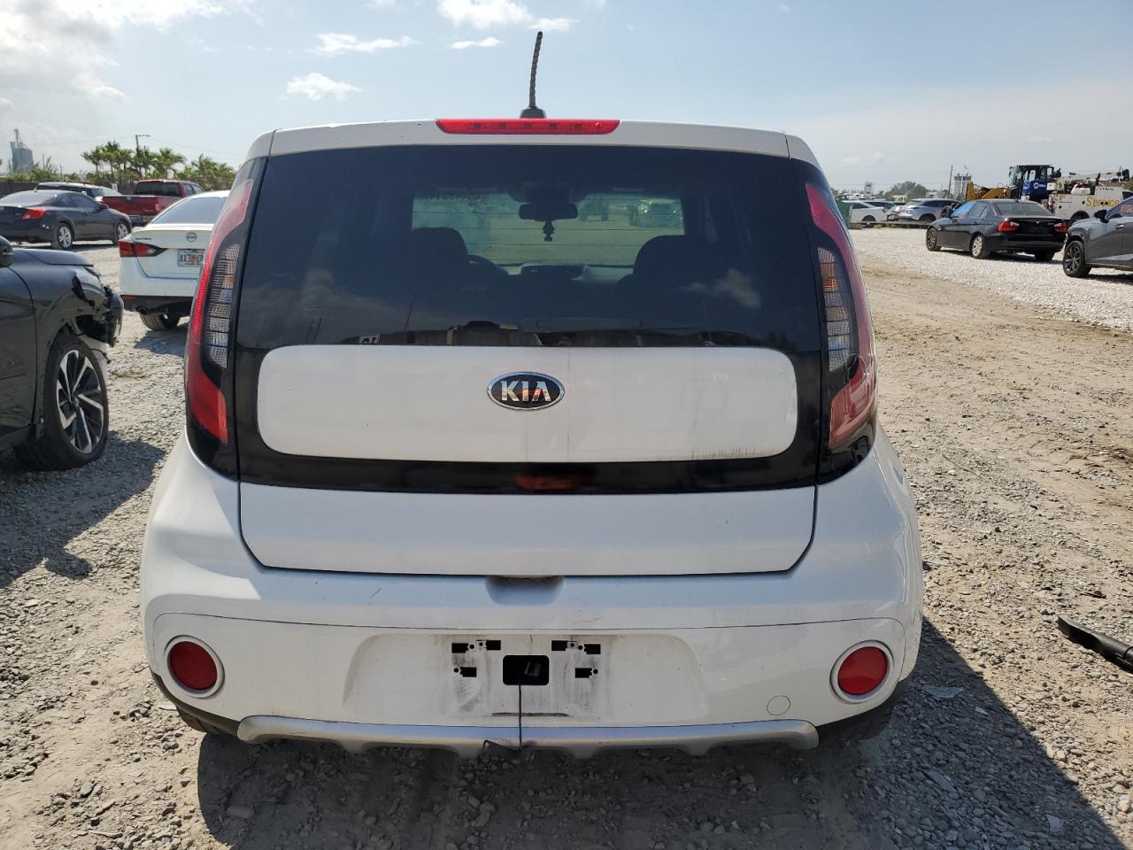 Photo 5 VIN: KNDJP3A53H7435948 - KIA SOUL 