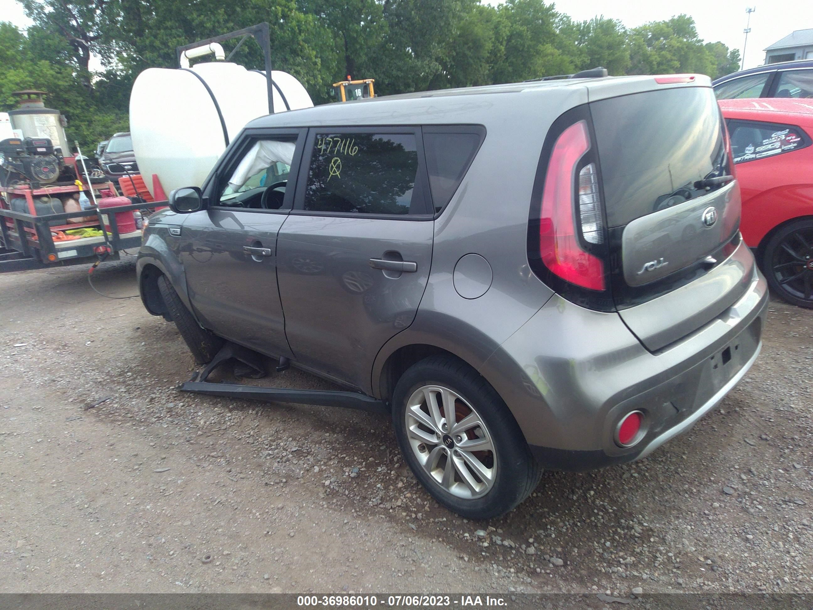 Photo 2 VIN: KNDJP3A53H7477116 - KIA SOUL 