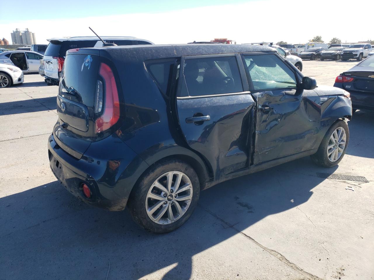 Photo 2 VIN: KNDJP3A53J7510962 - KIA SOUL 