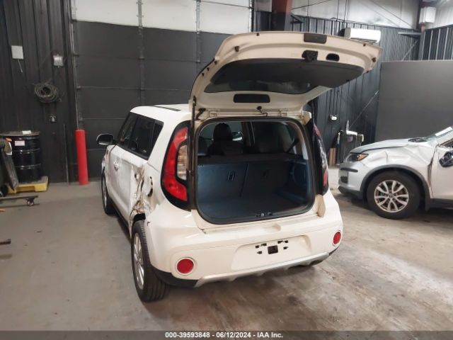 Photo 2 VIN: KNDJP3A53J7552323 - KIA SOUL 