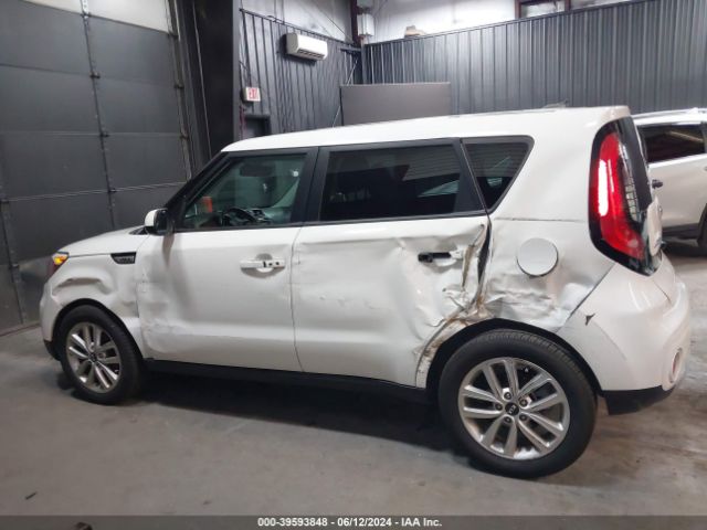 Photo 5 VIN: KNDJP3A53J7552323 - KIA SOUL 