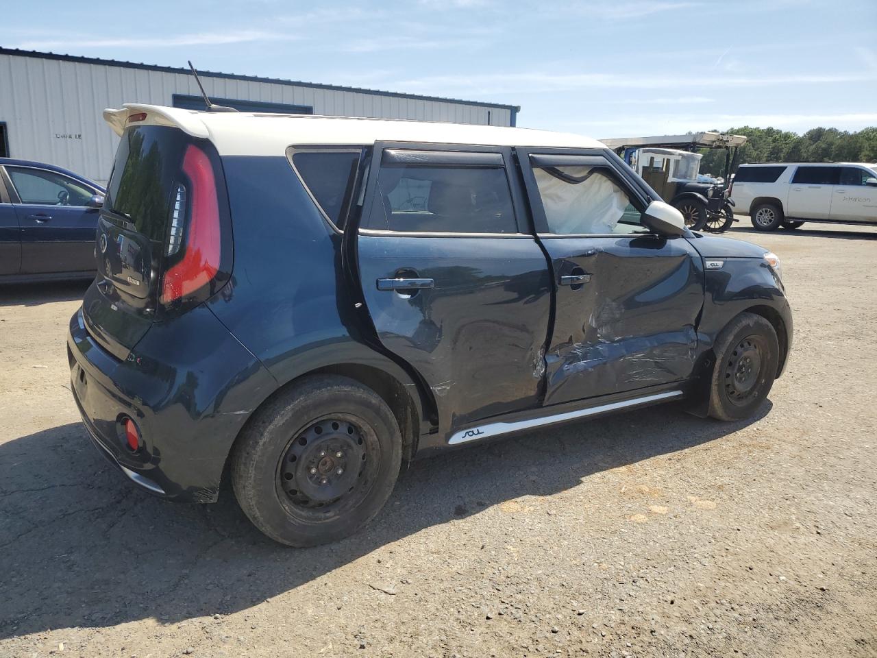 Photo 2 VIN: KNDJP3A53J7582194 - KIA SOUL 