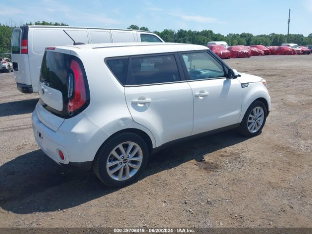 Photo 3 VIN: KNDJP3A53J7606896 - KIA SOUL 