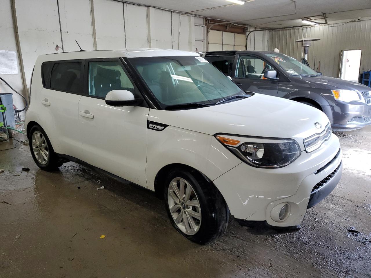 Photo 3 VIN: KNDJP3A53J7901562 - KIA SOUL 