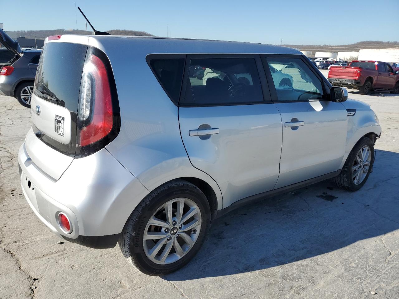 Photo 2 VIN: KNDJP3A53K7637180 - KIA SOUL 