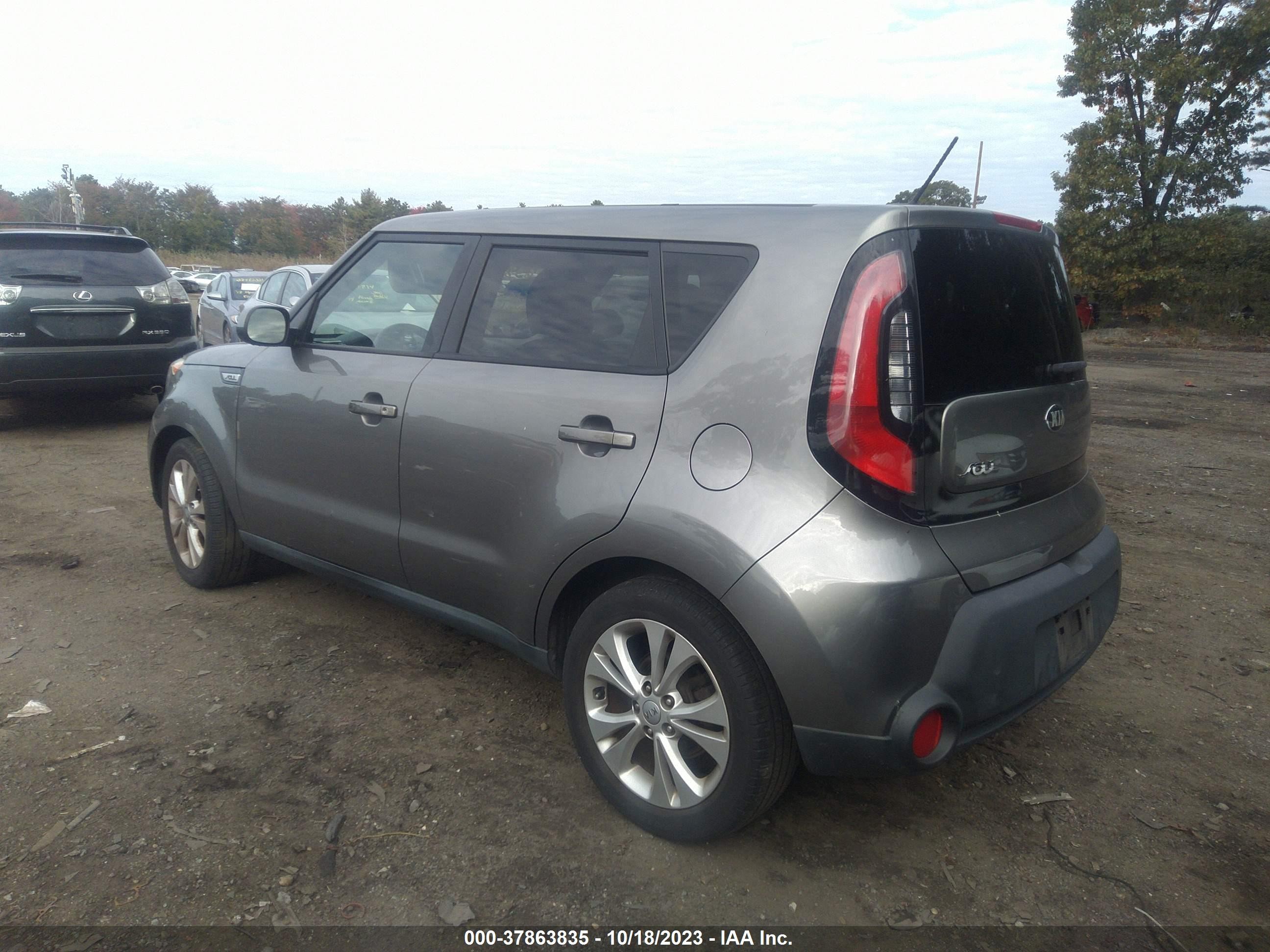 Photo 2 VIN: KNDJP3A54F7183186 - KIA SOUL 