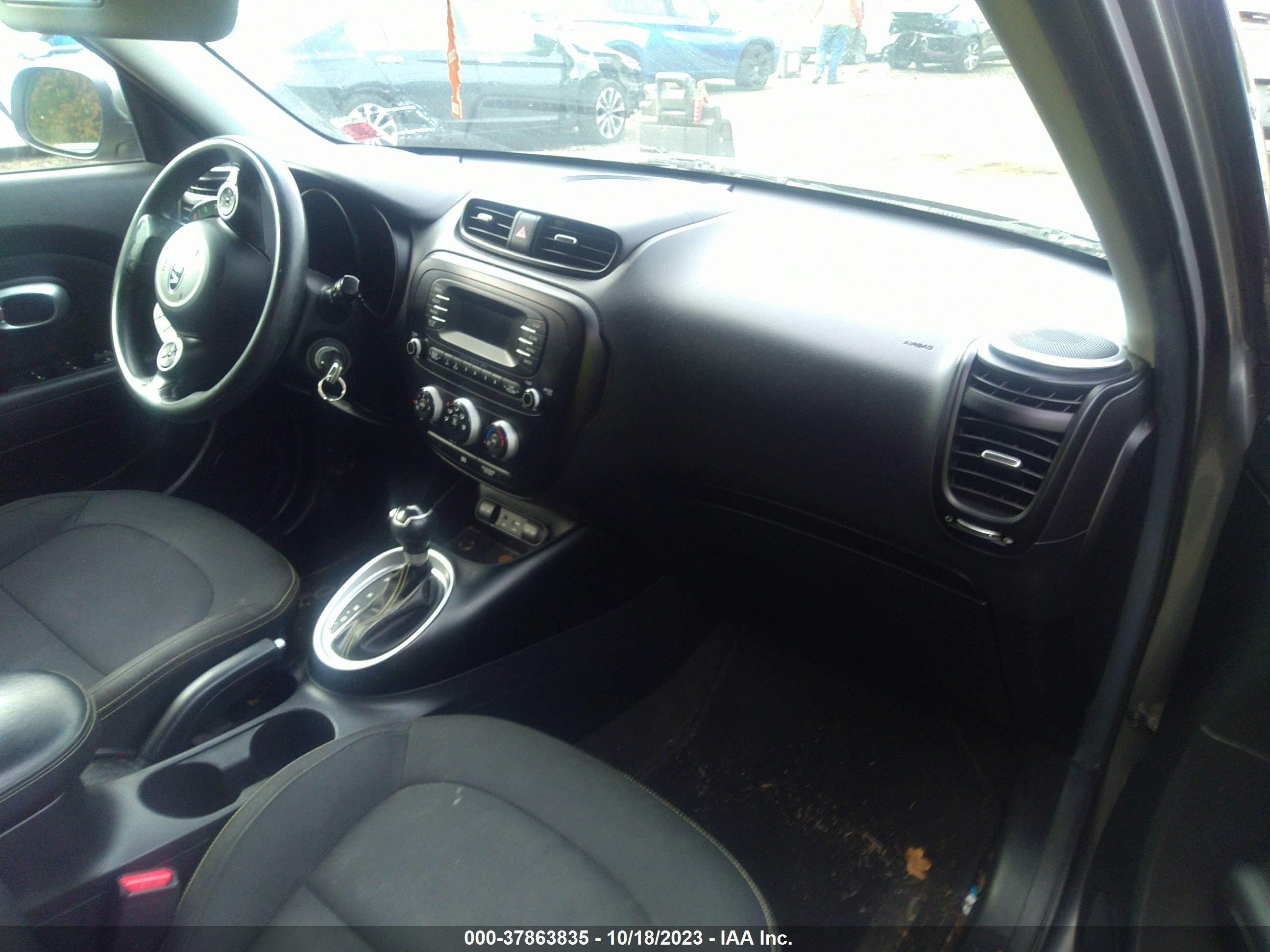 Photo 4 VIN: KNDJP3A54F7183186 - KIA SOUL 