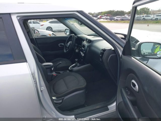 Photo 4 VIN: KNDJP3A54F7793086 - KIA SOUL 