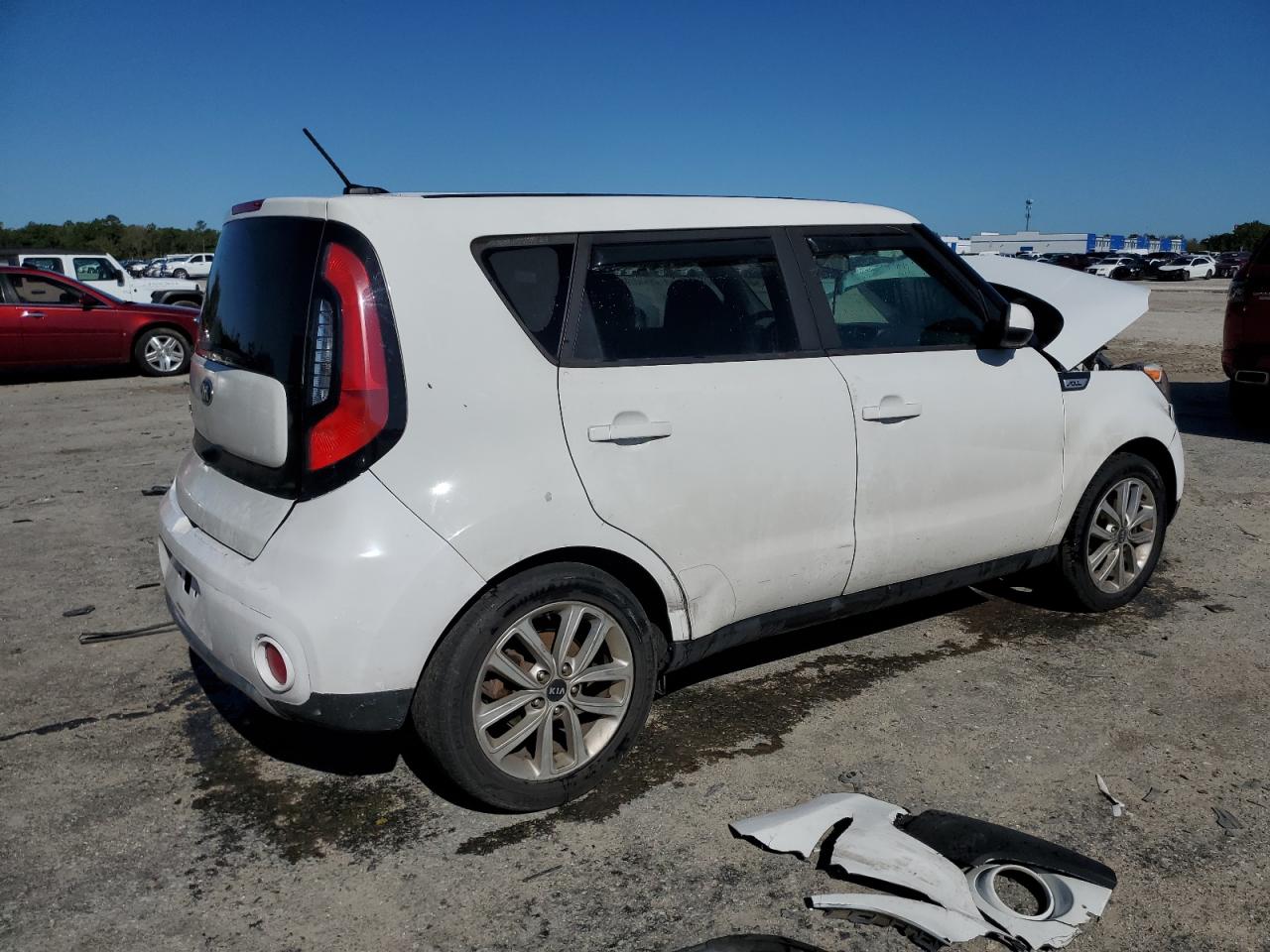 Photo 2 VIN: KNDJP3A54J7526135 - KIA SOUL 