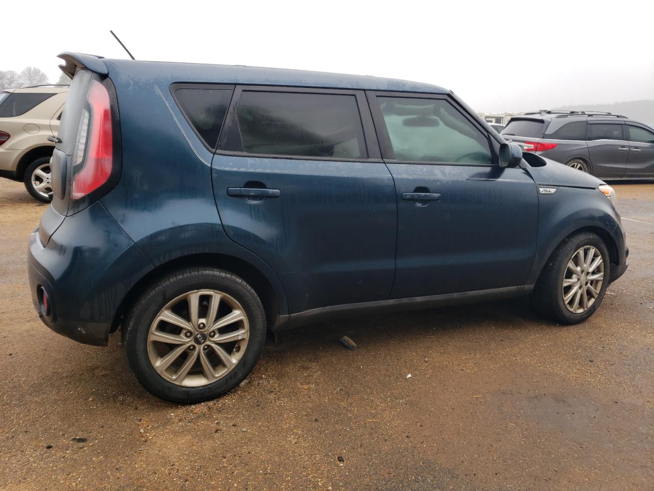 Photo 2 VIN: KNDJP3A54J7589543 - KIA SOUL 