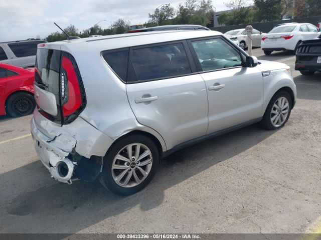 Photo 3 VIN: KNDJP3A54J7596220 - KIA SOUL 