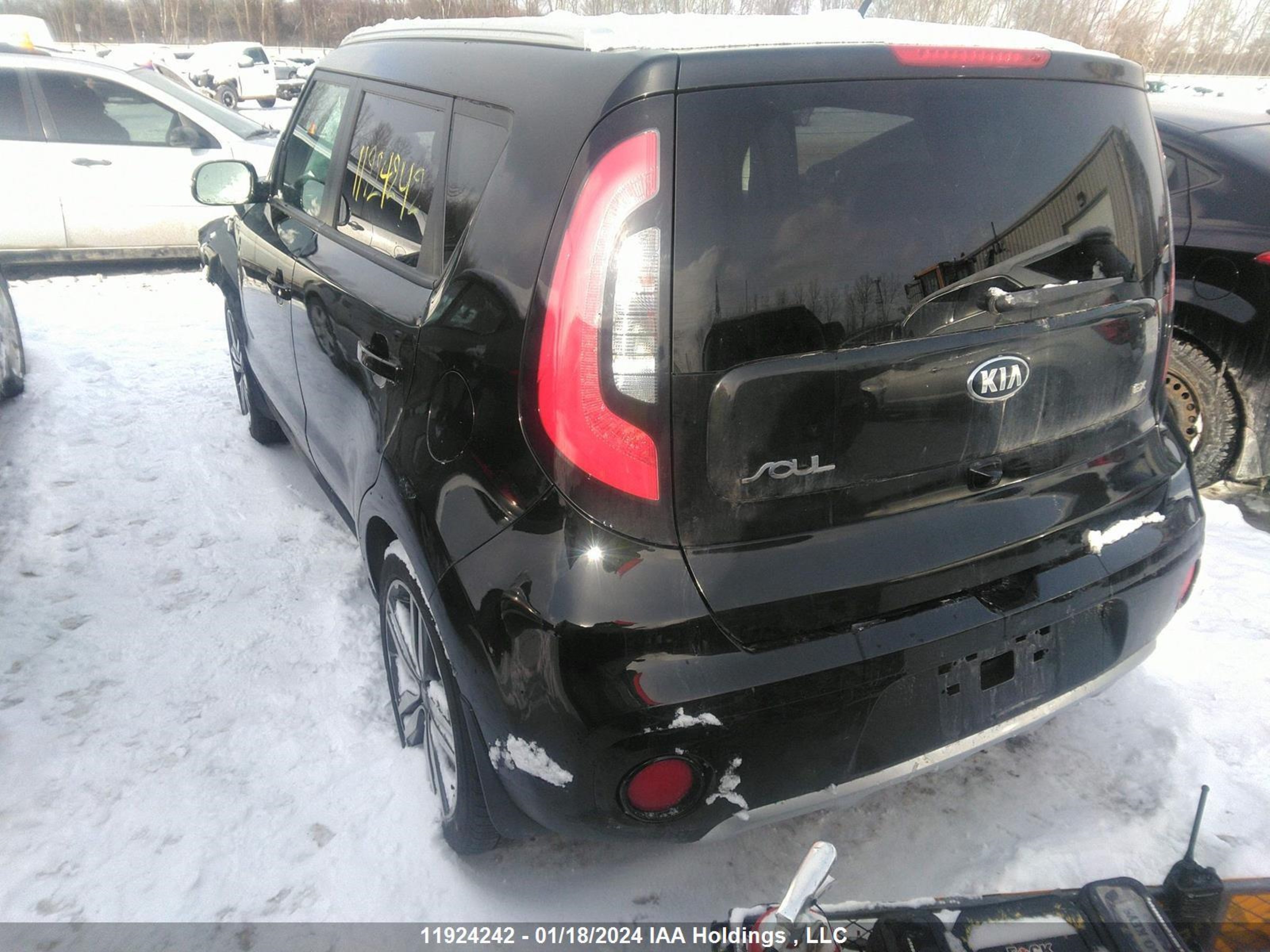 Photo 2 VIN: KNDJP3A54J7605885 - KIA SOUL 