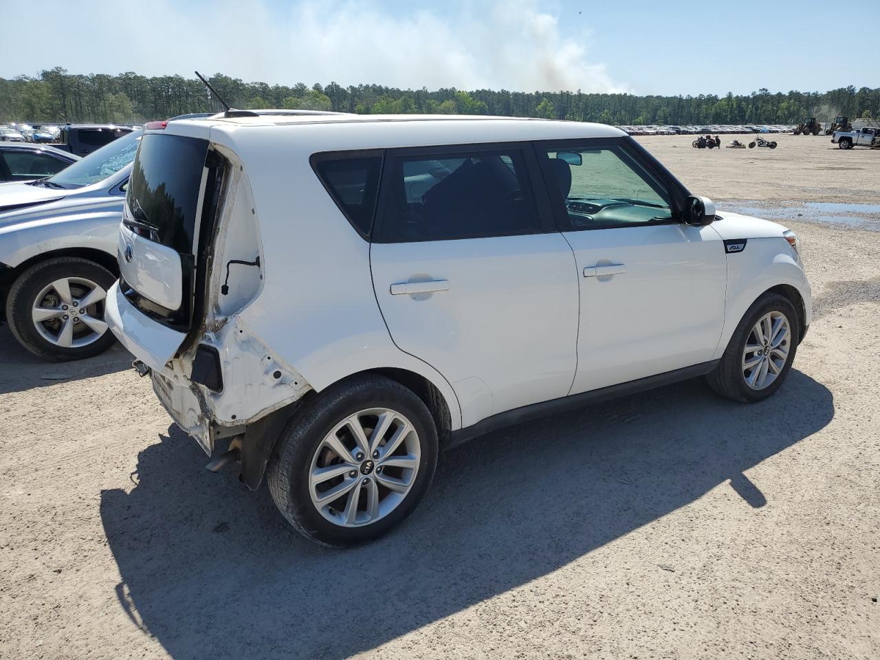 Photo 2 VIN: KNDJP3A54J7904096 - KIA SOUL 