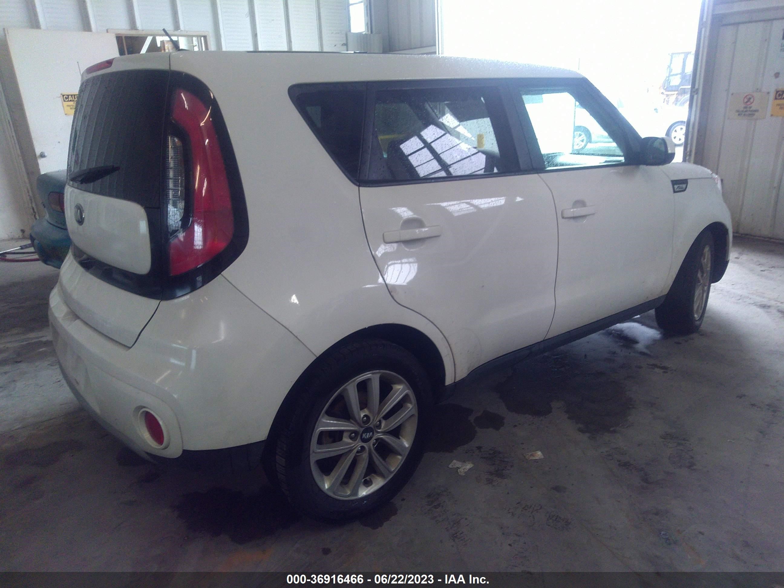 Photo 3 VIN: KNDJP3A54K7680006 - KIA SOUL 