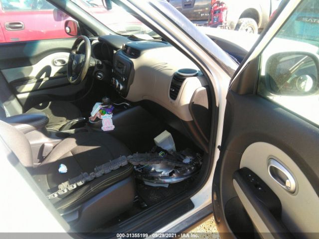 Photo 4 VIN: KNDJP3A55E7049060 - KIA SOUL 