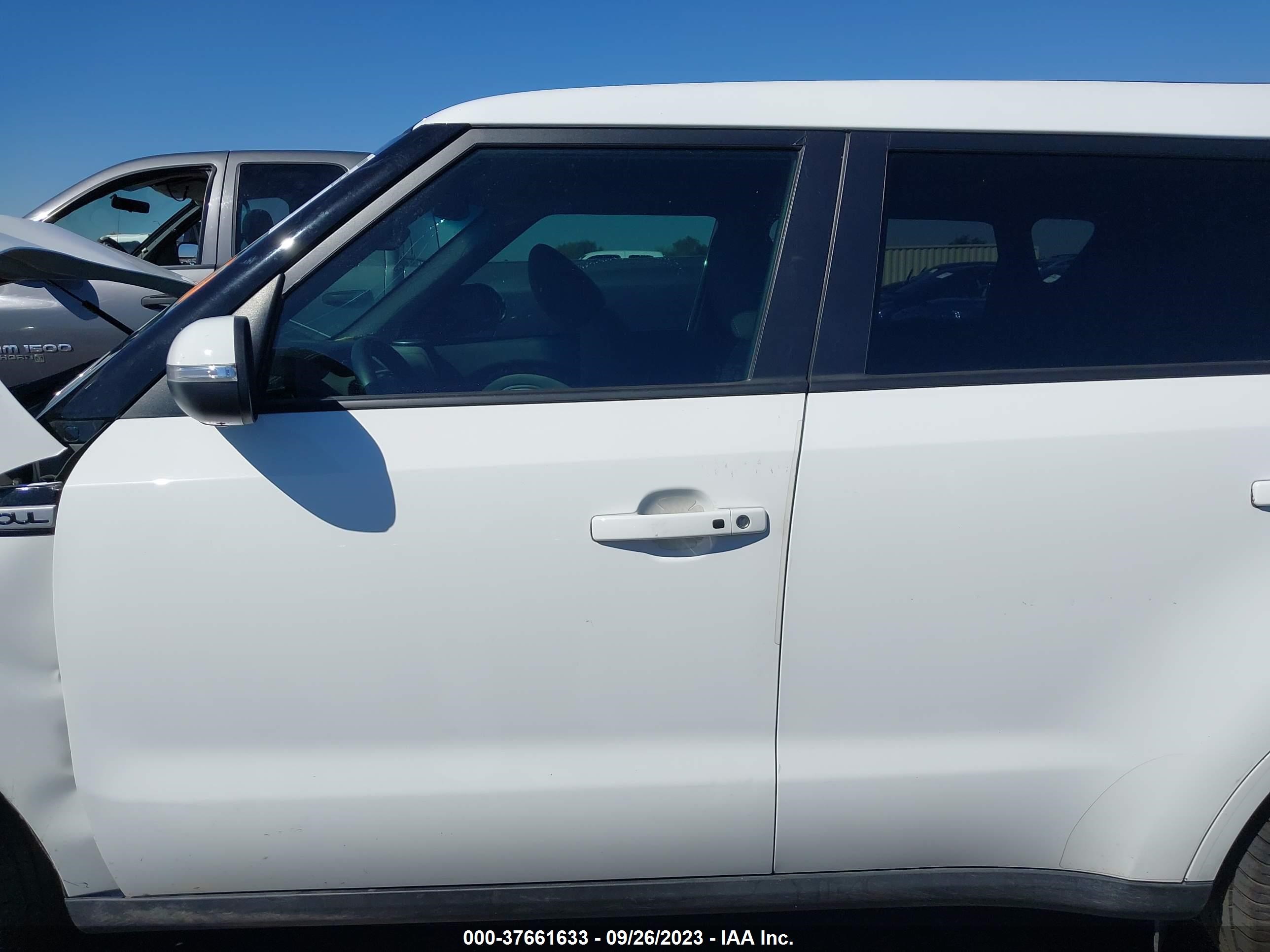 Photo 13 VIN: KNDJP3A55E7066067 - KIA SOUL 