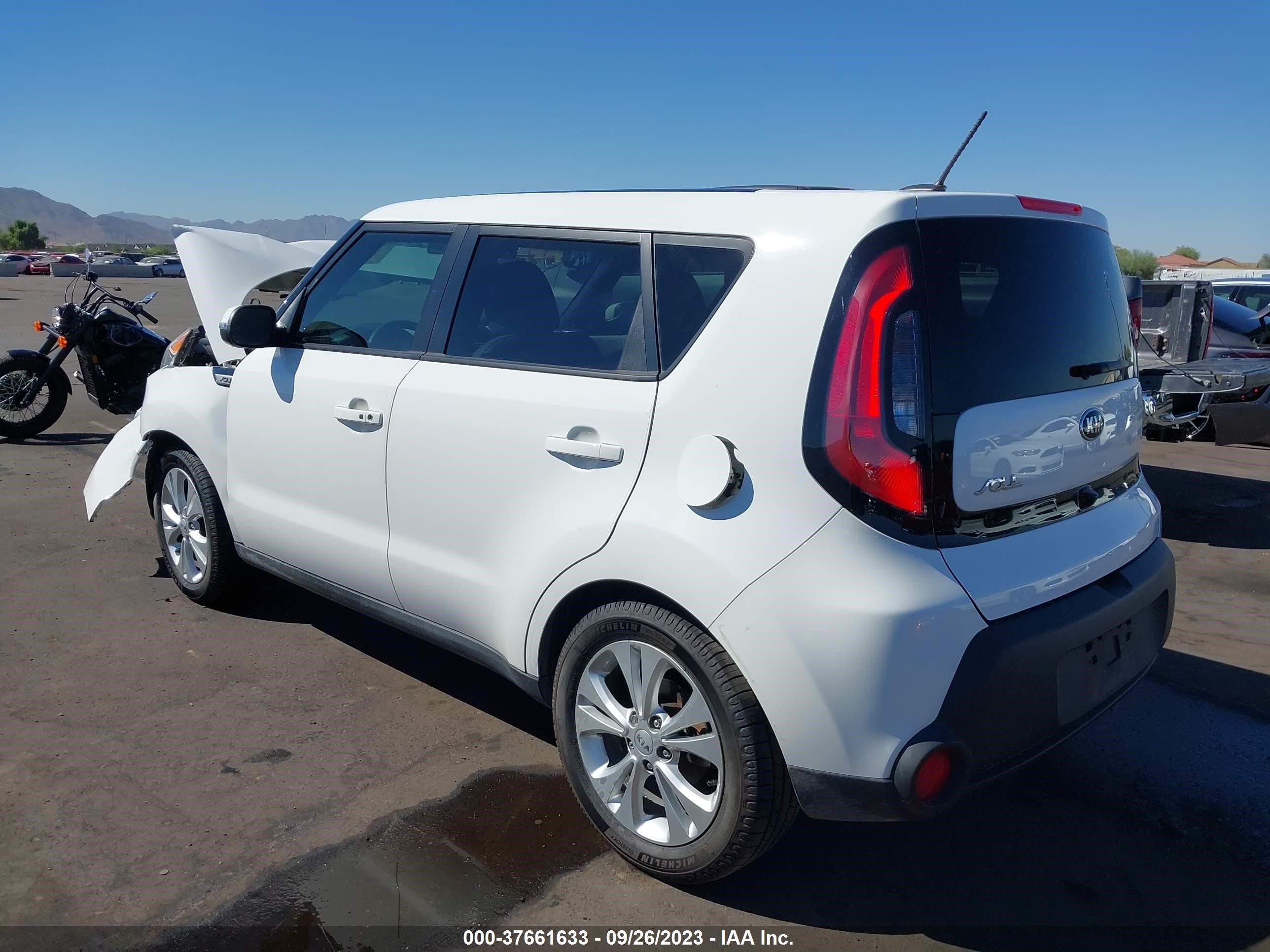 Photo 2 VIN: KNDJP3A55E7066067 - KIA SOUL 