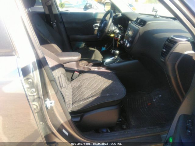 Photo 4 VIN: KNDJP3A55F7196934 - KIA SOUL 