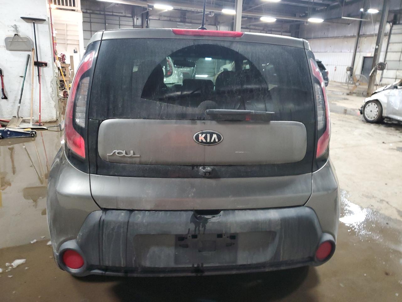 Photo 5 VIN: KNDJP3A55F7197422 - KIA SOUL 