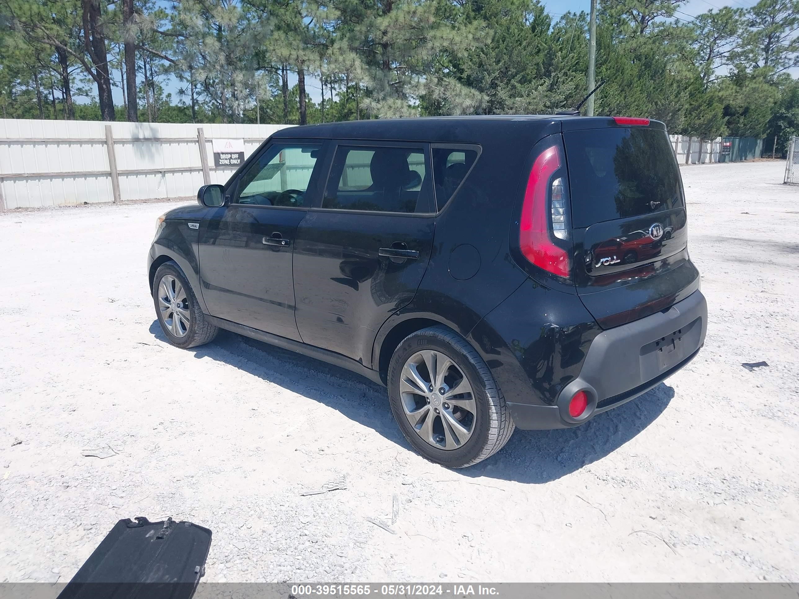 Photo 2 VIN: KNDJP3A55F7788172 - KIA SOUL 