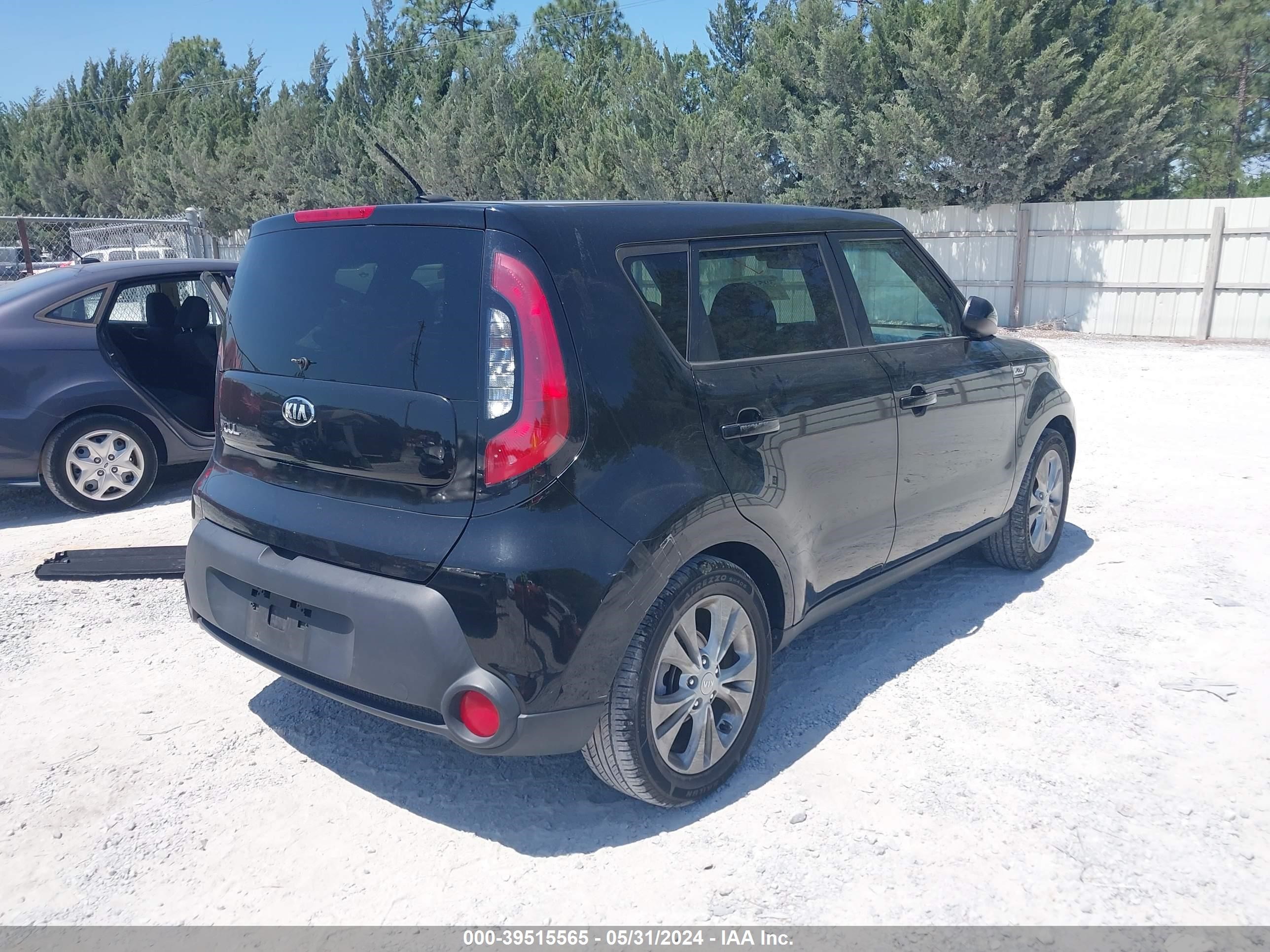 Photo 3 VIN: KNDJP3A55F7788172 - KIA SOUL 