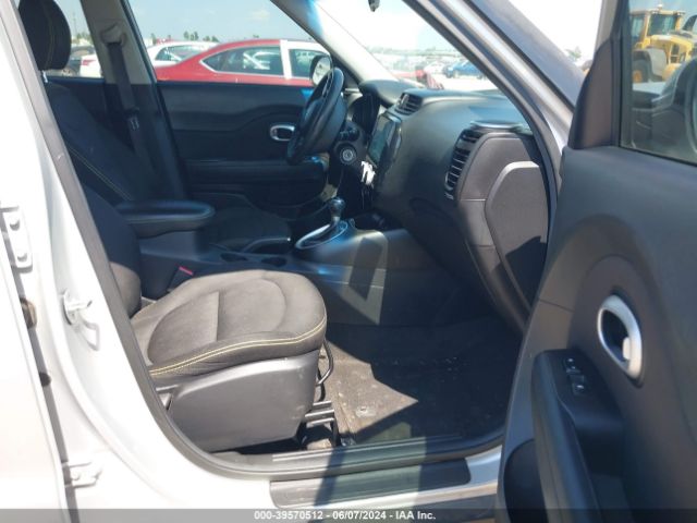 Photo 4 VIN: KNDJP3A55F7788687 - KIA SOUL 