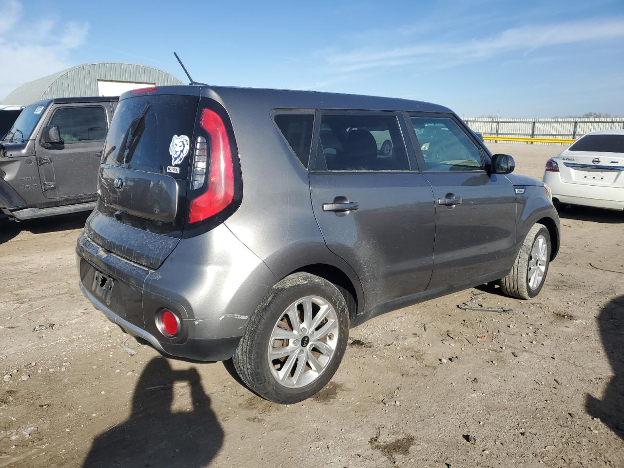 Photo 2 VIN: KNDJP3A55J7512986 - KIA SOUL 