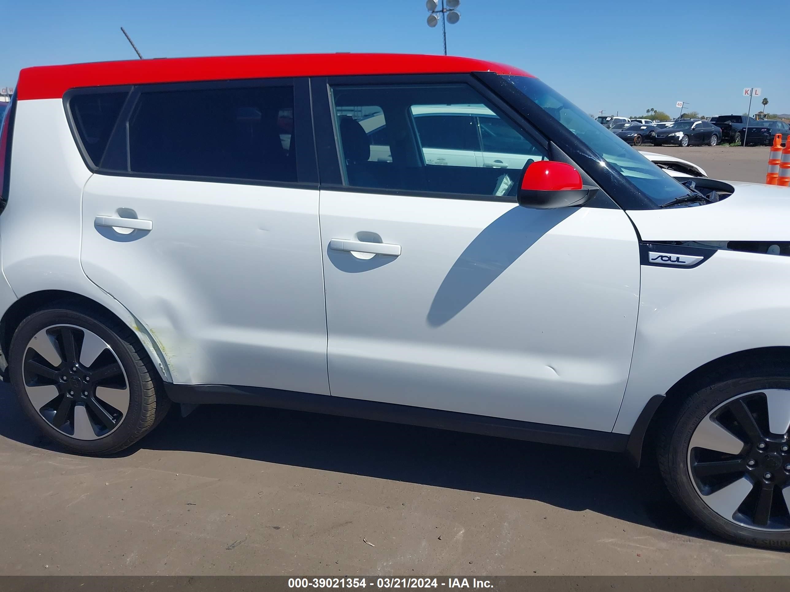 Photo 13 VIN: KNDJP3A55J7540111 - KIA SOUL 