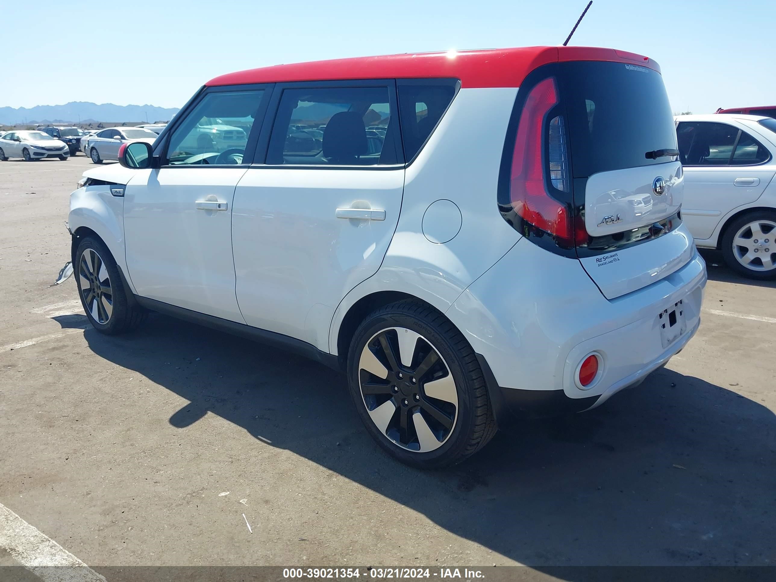 Photo 2 VIN: KNDJP3A55J7540111 - KIA SOUL 