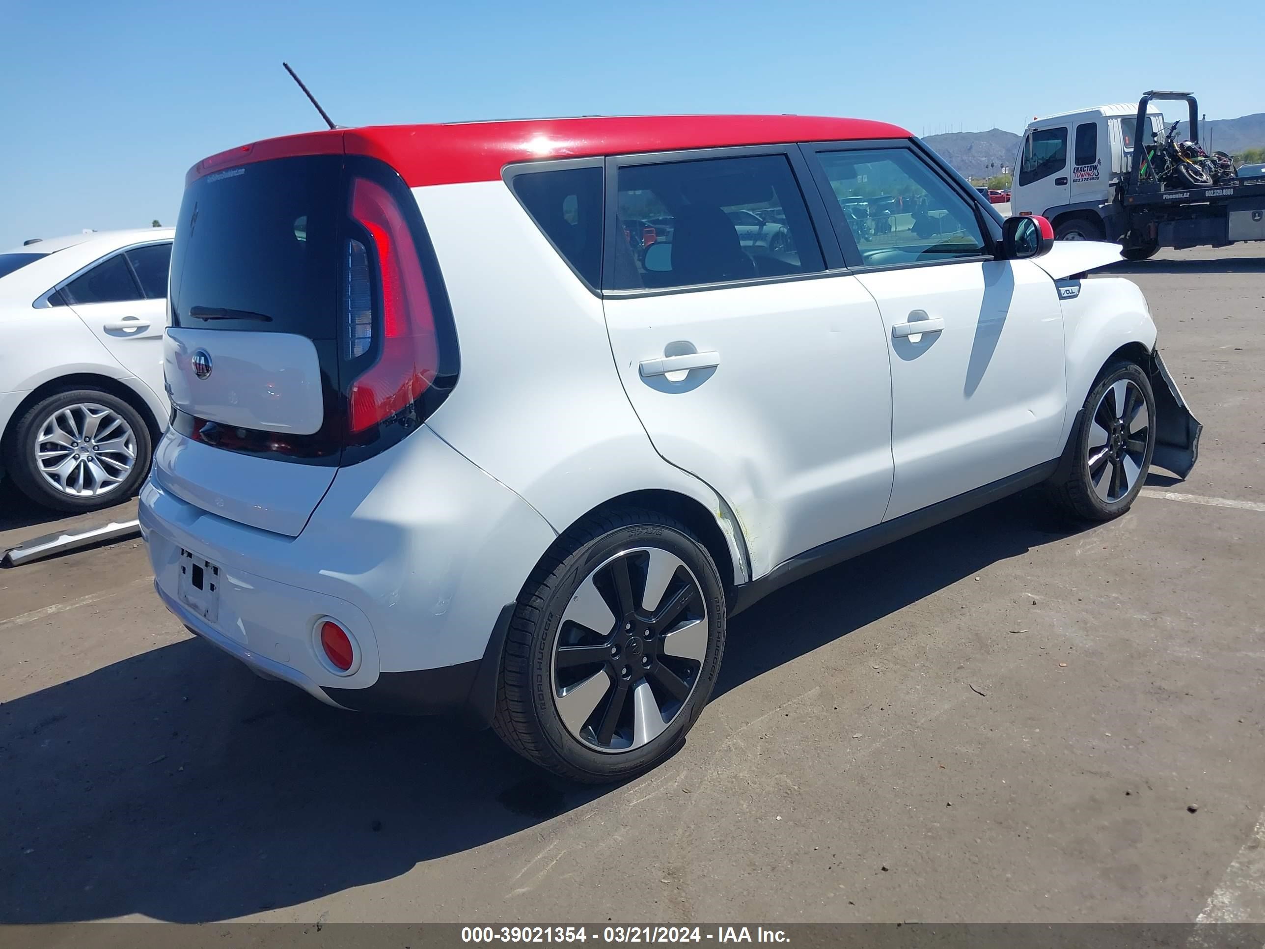 Photo 3 VIN: KNDJP3A55J7540111 - KIA SOUL 