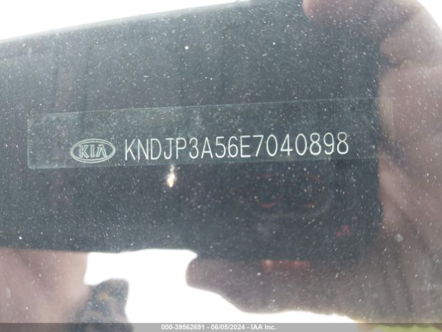 Photo 8 VIN: KNDJP3A56E7040898 - KIA SOUL 