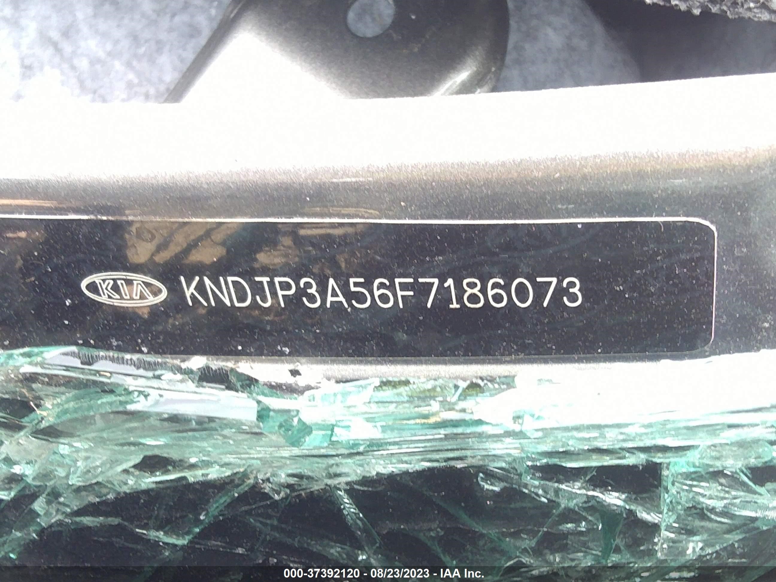 Photo 8 VIN: KNDJP3A56F7186073 - KIA SOUL 