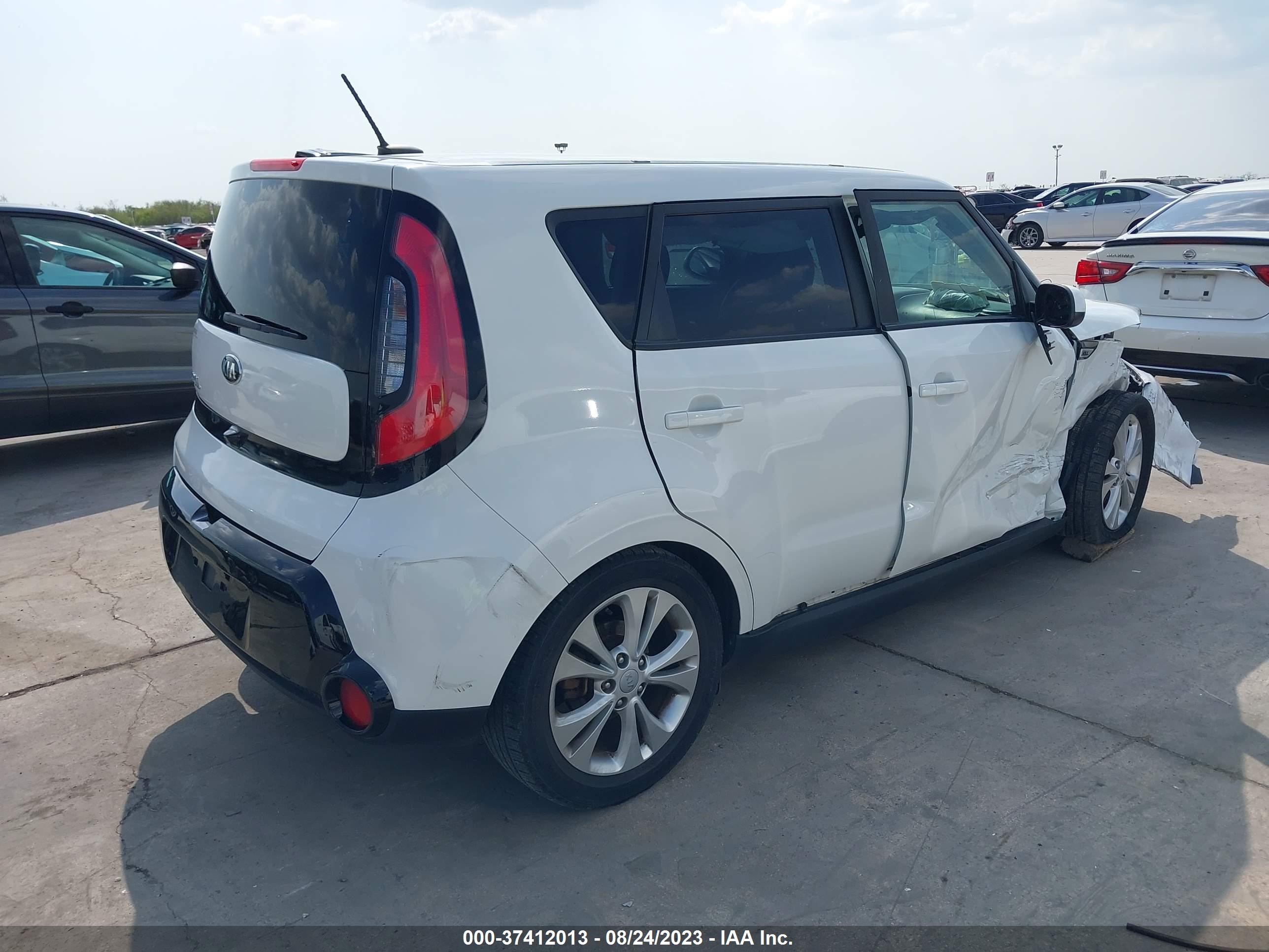 Photo 3 VIN: KNDJP3A56G7325894 - KIA SOUL 